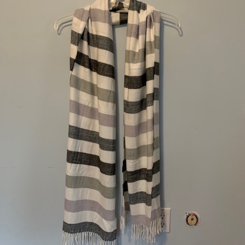 GAP Scarf